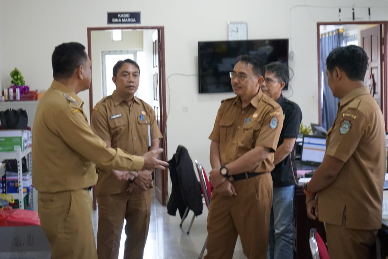 Gutmen Tinjau Kantor Disdikbud dan Dinas PUPR-Pera Landak