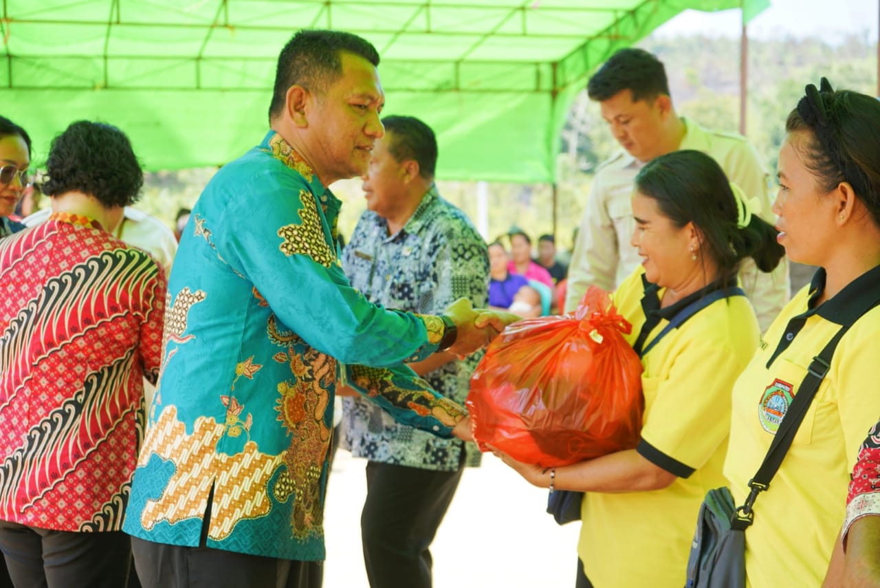 Dr. Gutmen Hadiri Deklarasi ODF di Desa Bilayuk
