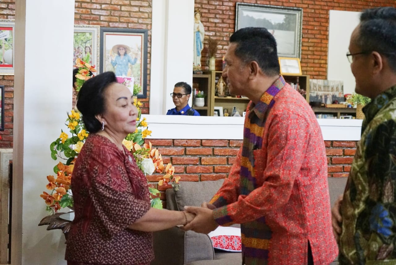 Dr. Gutmen Hadiri Acara Ulang Tahun Cornelis  Ke-71