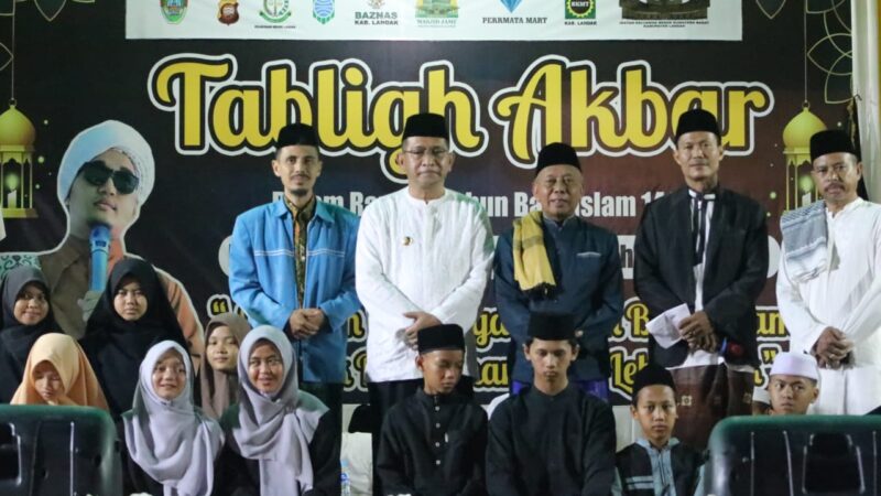 Dalam Rangka Tahun Baru Islam, Gutmen Buka Acara Tabligh Akbar di Halaman Masjid Jami’ Keraton Ismahayana