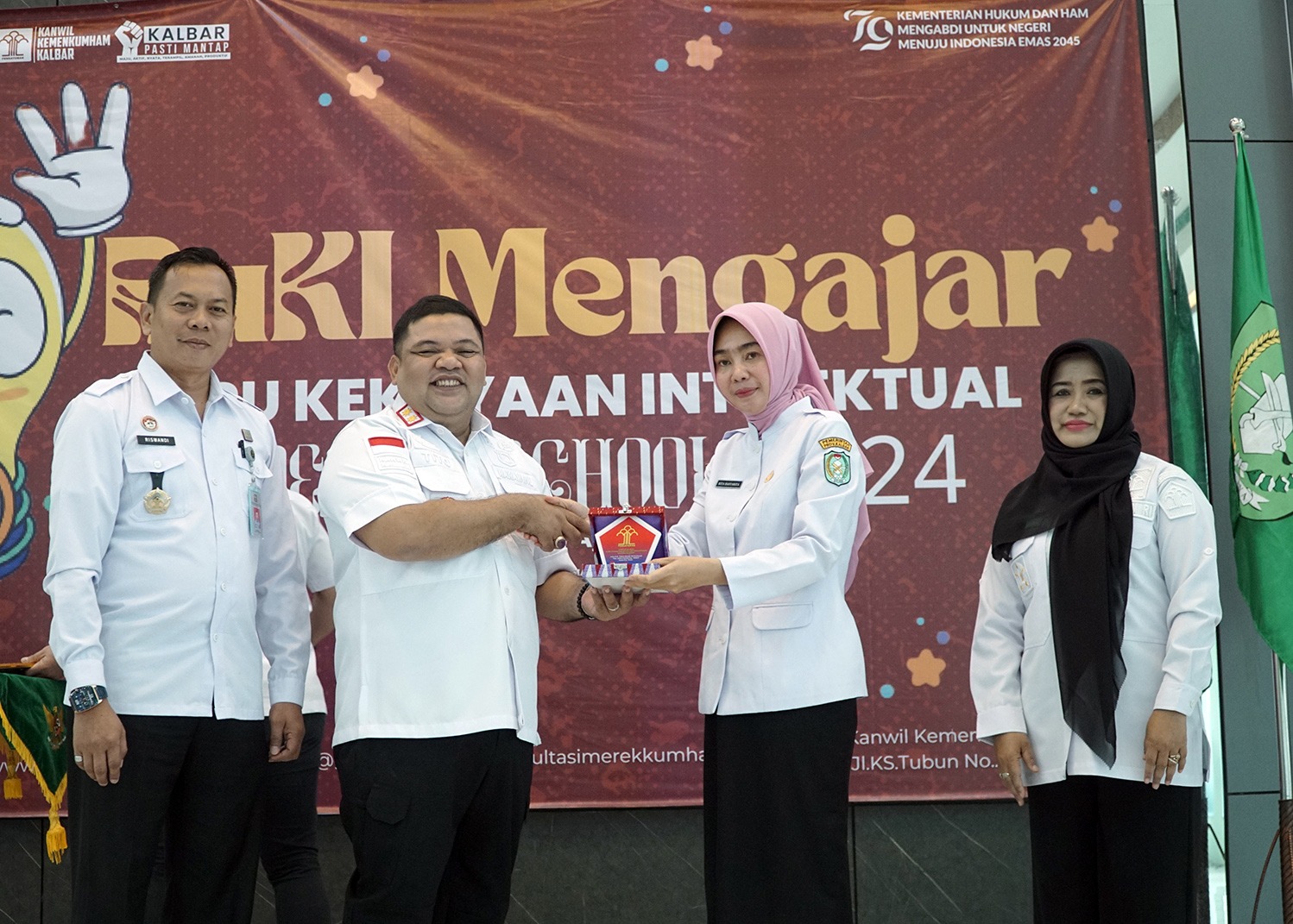 Melalui Guru KI Goes School, Kanwil Kemenkumham Kalbar Edukasi dan Sosialisasi Kekayaan Intelektual pada SMA dan SMK di Kota Pontianak