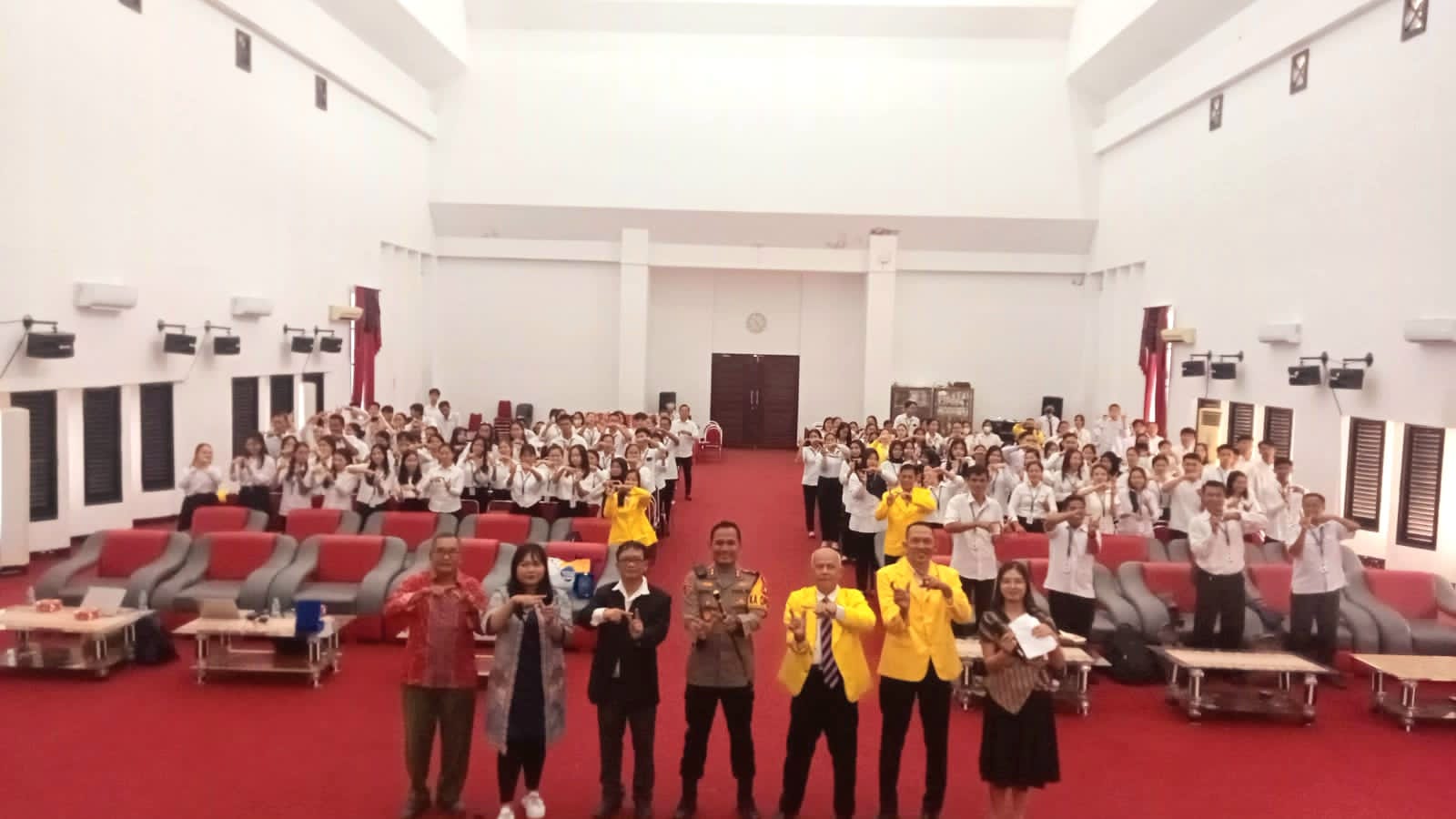 184 Mahasiswa Baru Universitas Terbuka  Landak Ikuti OSMB , Kapolres Sampaikan Kuliah Umum Bela Negara