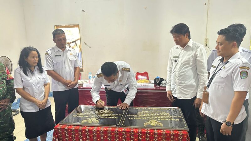 Gutmen  Tandatangani Prasasti Deklarasi ODF di Desa Anik Dingir dan Pakumbang