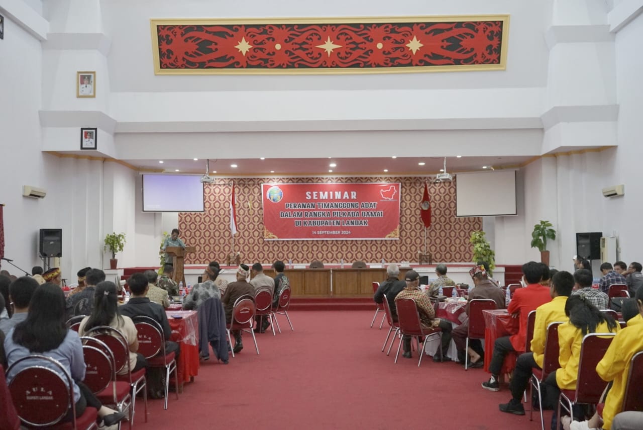 Plt. Kadis Kominfo Landak Buka Seminar Peran Timanggong Adat Dalam Rangka Mensukseskan Pilkada 2024