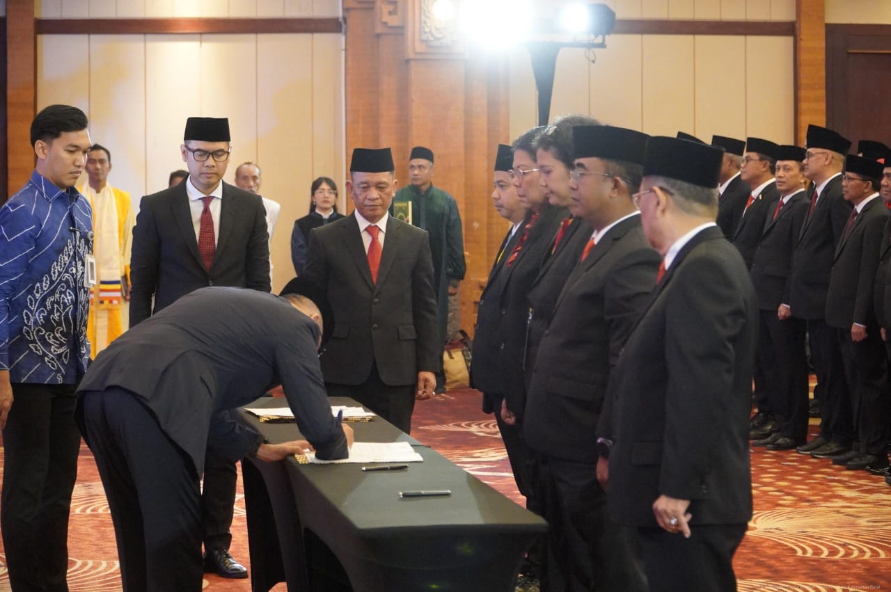 Pelantikan dan Pengambilan Sumpah Majelis Pengawas Wilayah Notaris dan Pergantian Antar Waktu Anggota Majelis Kehormatan Notaris Wilayah