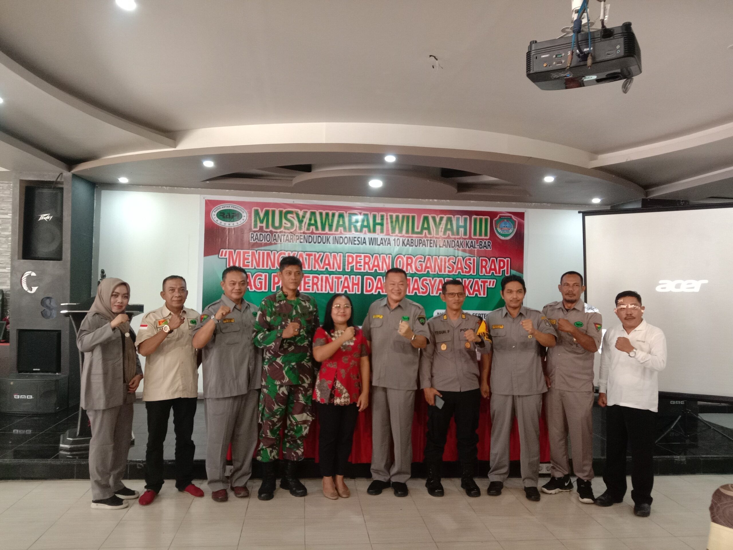 Plt. Sekdis Kominfo Landak Buka Muswillub RAPI Wilayah 10 Kabupaten Landak