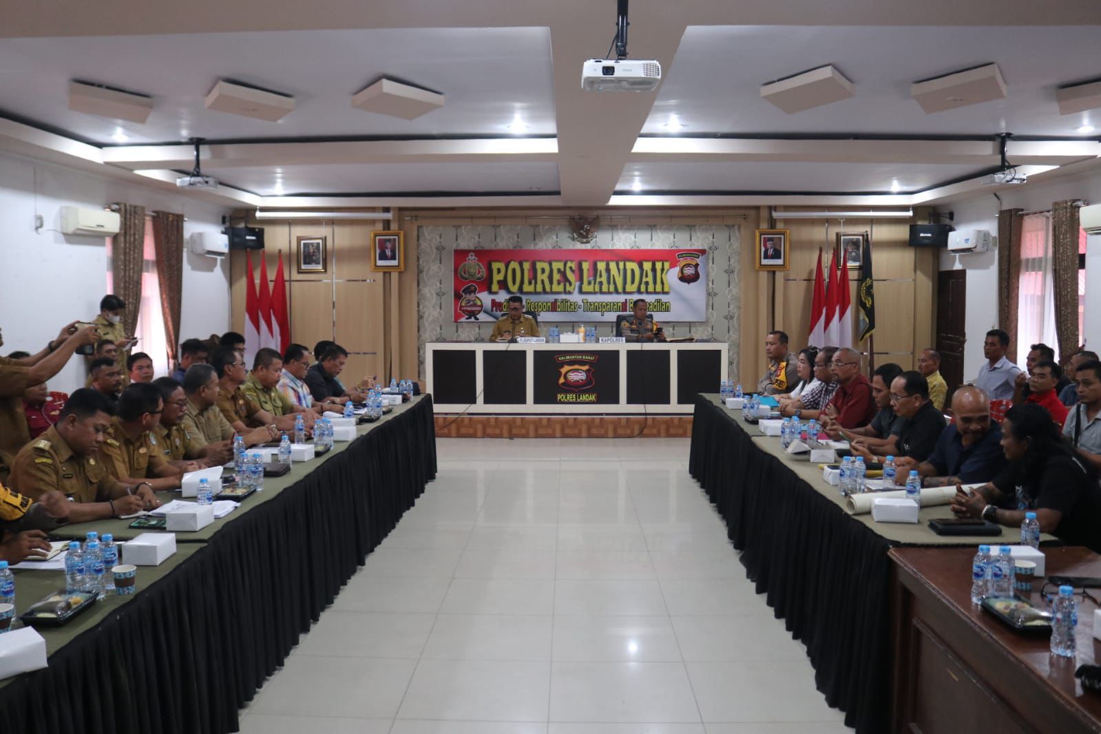 Gutmen  Hadiri Mediasi Permasalahan Lahan antara Dusun Nangka Sengah Temila dan Dusun Sindur Sebangki dengan PT. SMS