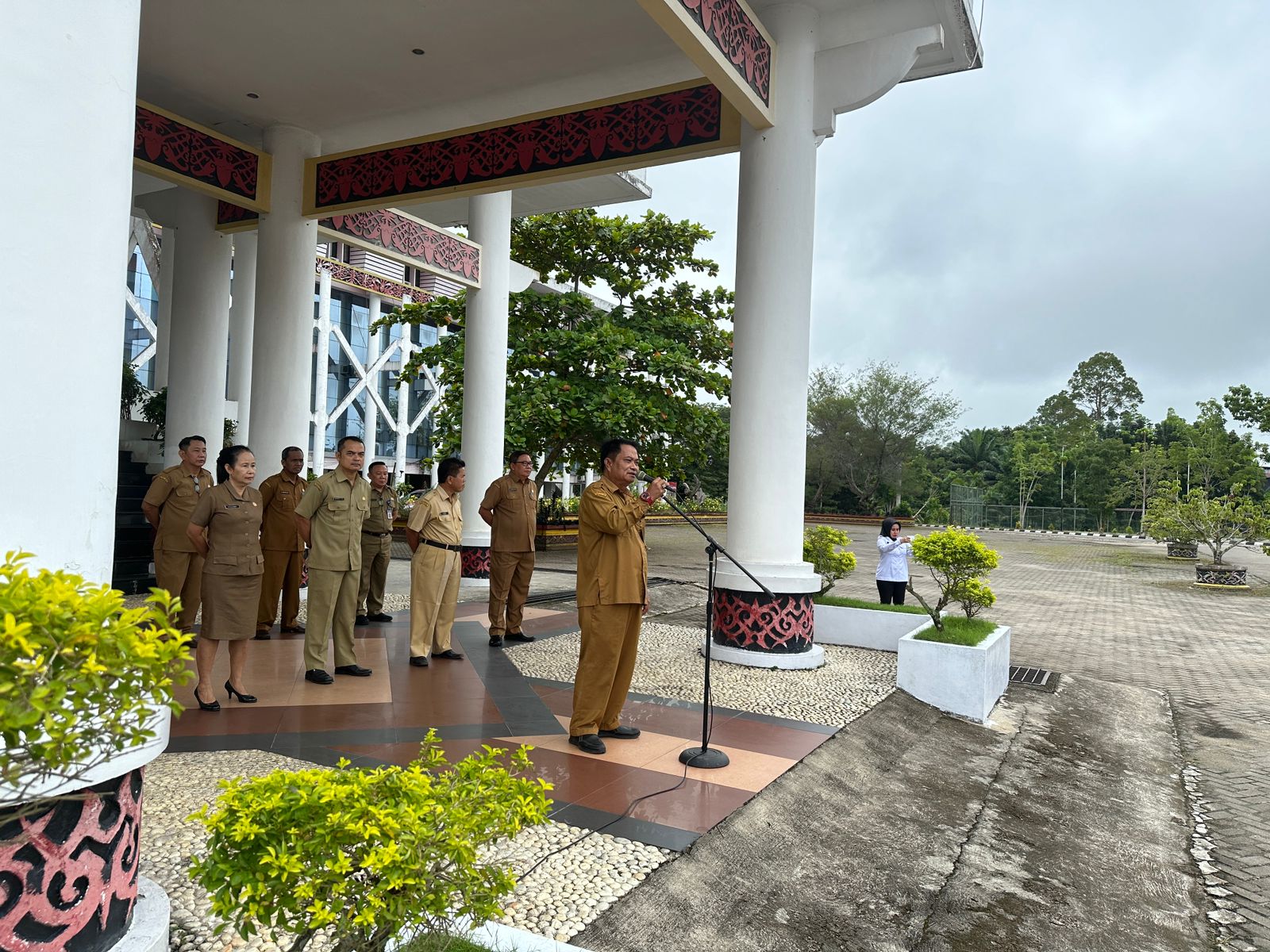 Pimpin Apel Pagi, Plt. Kadis Kominfo  Bijak Menggunakan Media Sosial