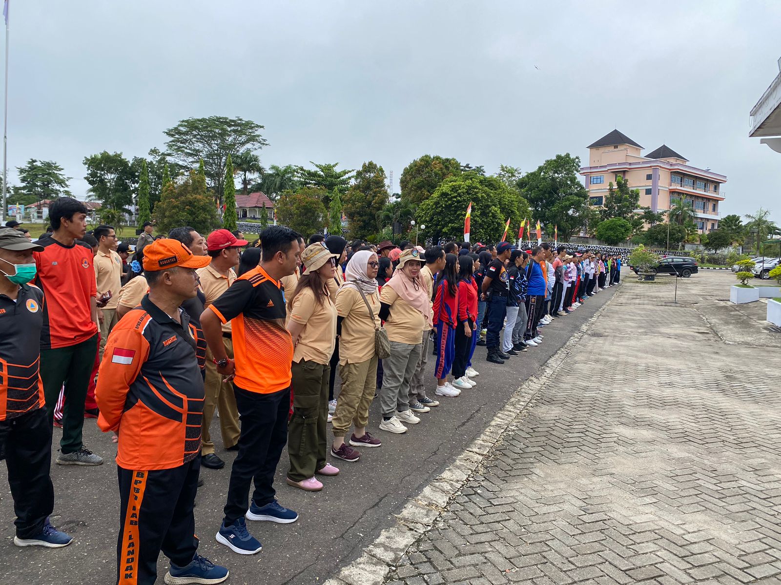 Gutmen Membuka Lomba Antar ASN di Lingkungan Pemkab Landak Dalam Rangka Pekan HUT Ke-25 Pemerintah Kabupaten Landak