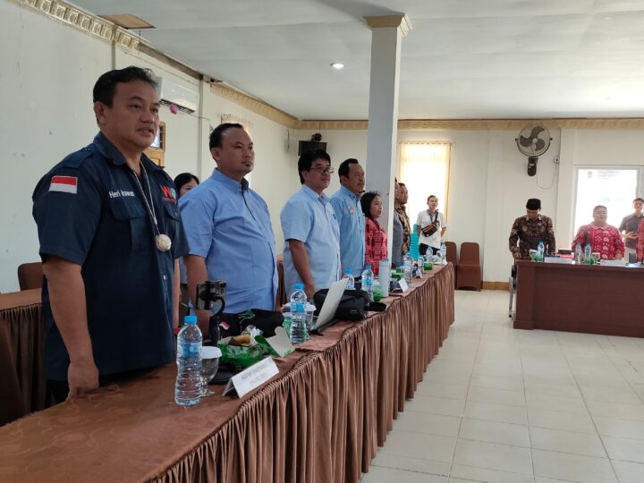 Kaban Kesbangpol Hadiri Rakor Fasilitasi Debat Publik Paslon Bupati dan Wakil Bupati Landak