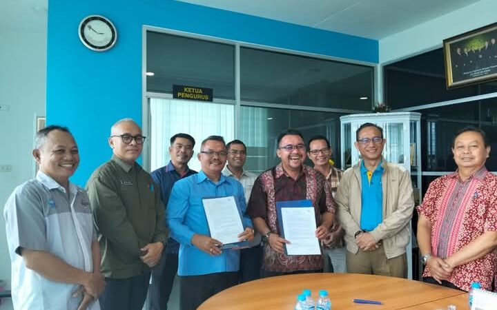 Penandatanganan MoU Pembayaran Rekening Air Antara Perumda Air Minum Tirta Bengkayang dan C.U Pancur Kasih 