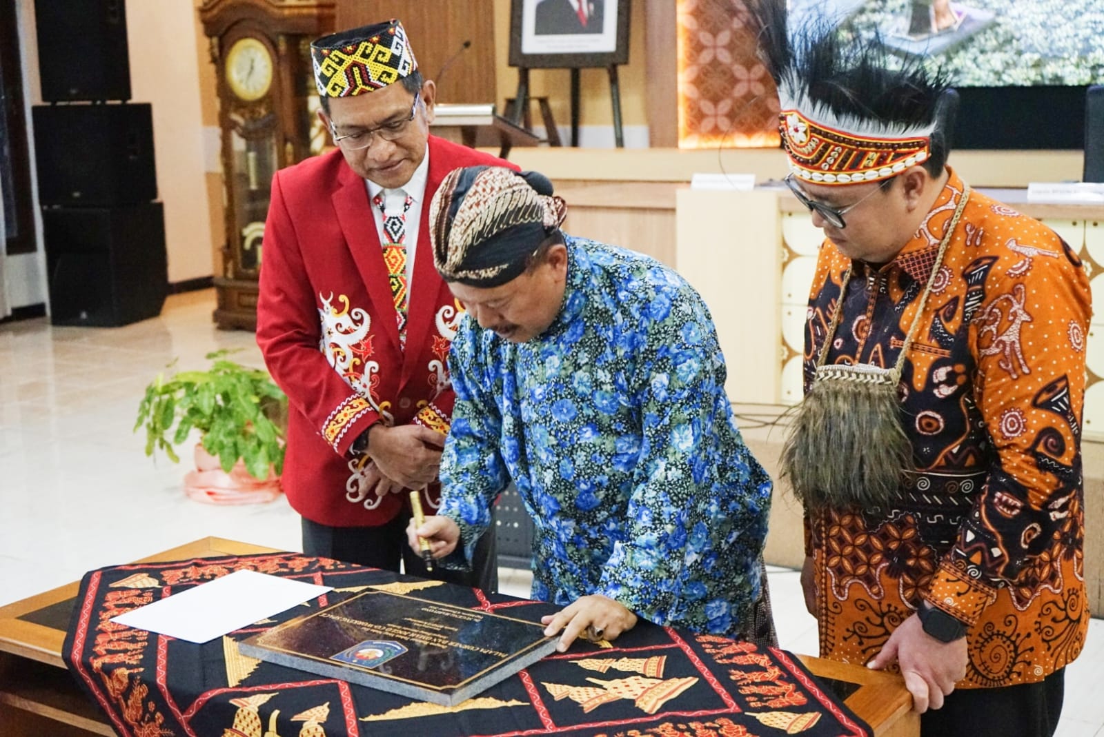 Gutmen Nainggolan Hadiri Penutupan Pelatihan Kepemimpinan Administrator (PKA) Angkatan V Dan Vl Serta Pelatihan Kepemimpinan Pengawas (PKP) Angkatan Vl Tahun 2024