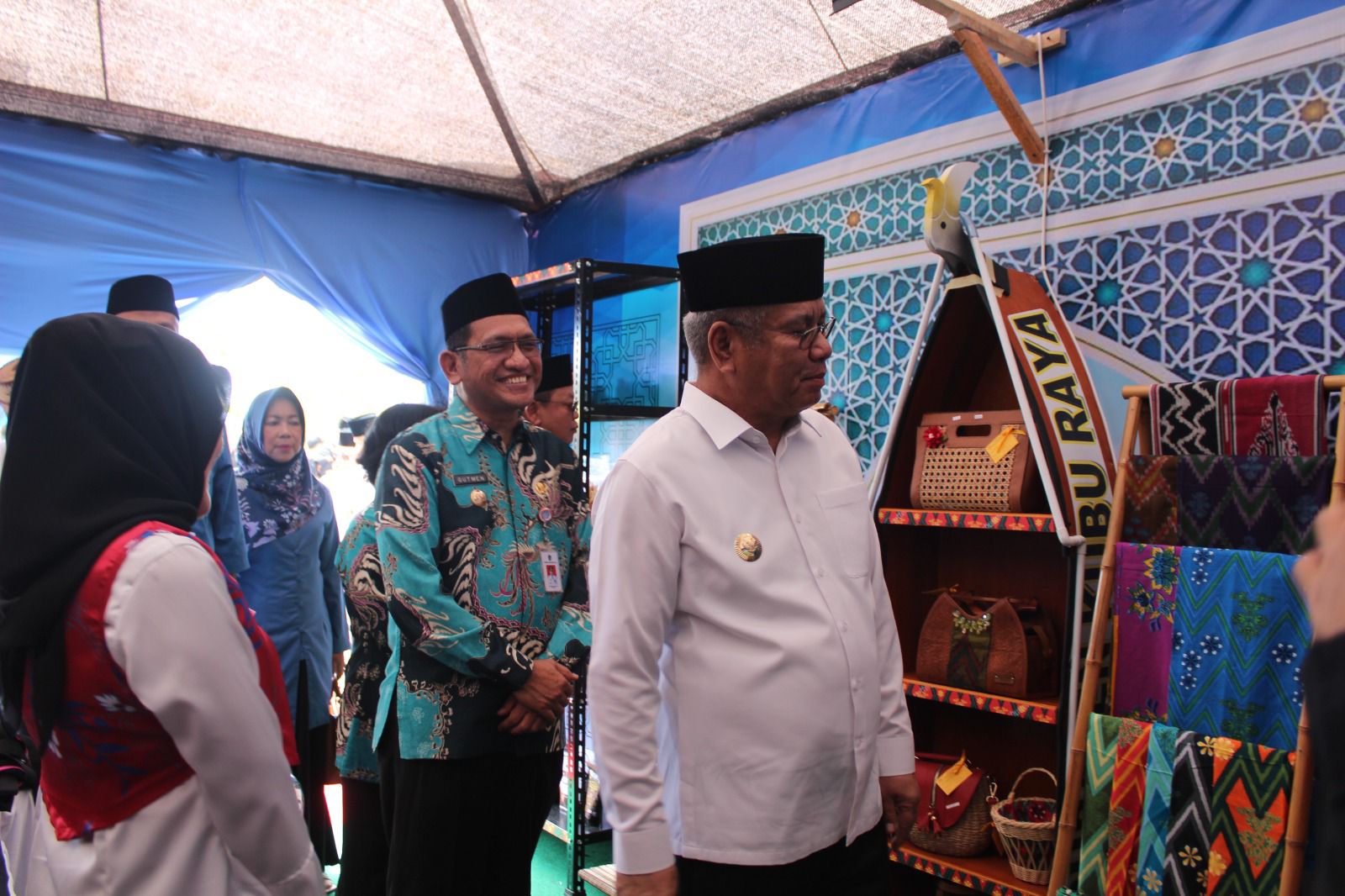 Dr Harisson bersama Dr Gutmen Nainggolan Buka Stan Pameran Musabaqoh Tilawatil Quran (MTQ) ke XXXII Tahun 2024