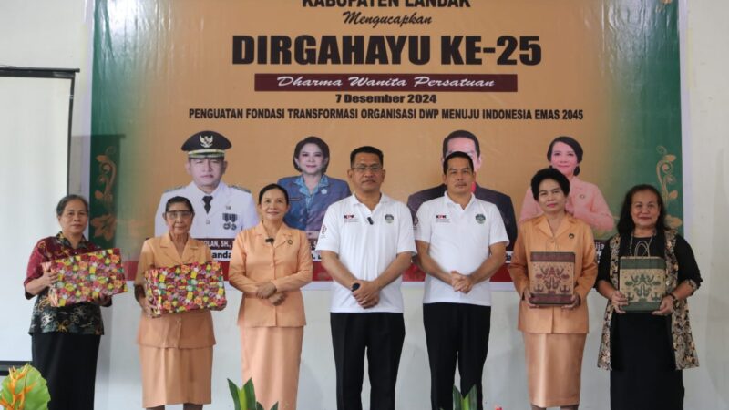 Gutmen Nainggolan Hadiri Puncak Peringatan HUT Ke-25 Dharma Wanita Persatuan (DWP) Kabupaten Landak