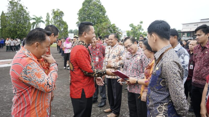 Pemerintah Kabupaten Landak Gelar Apel Pengecekan Kesiapan Pelaksanaan Tugas Aparatur Sipil Negara ( ASN ) di Lingkungan Pemerintah Kabupaten Landak Tahun 2025