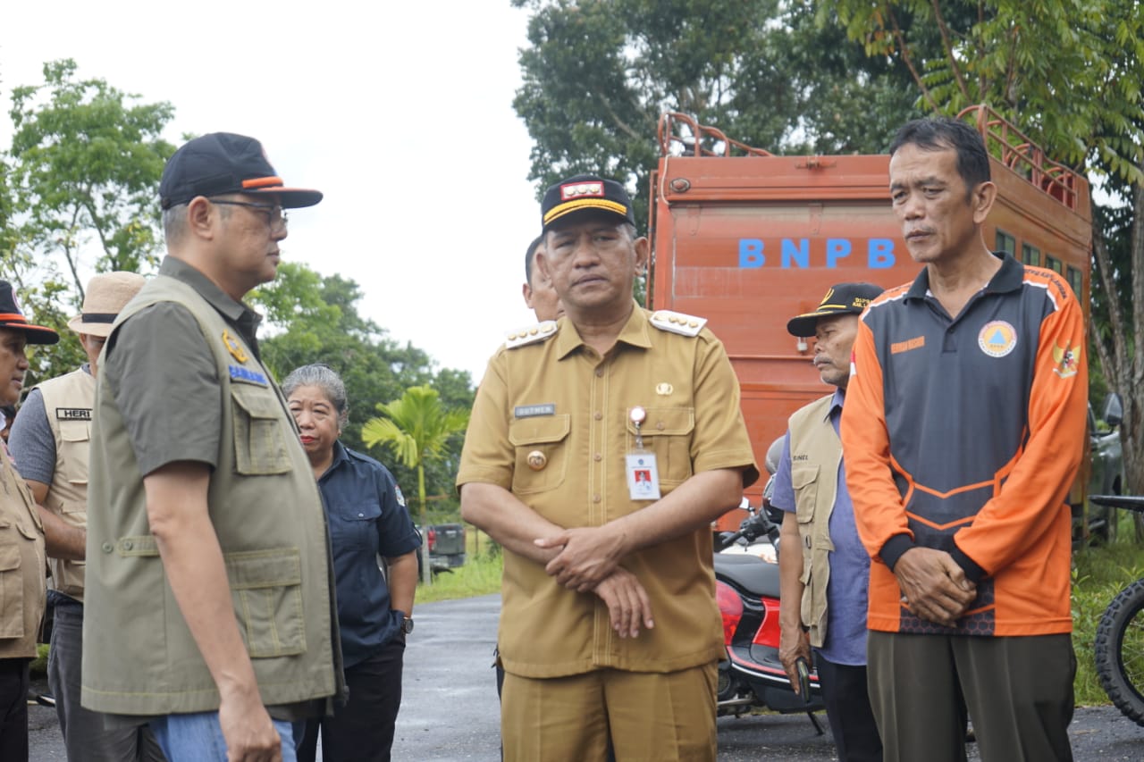 Pemkab Landak Terima Bantuan Dukungan Operasional dan Logistik Peralatan dari BNPB Pusat, Gutmen Nainggolan Apresiasi yang Setinggi-Tingginya