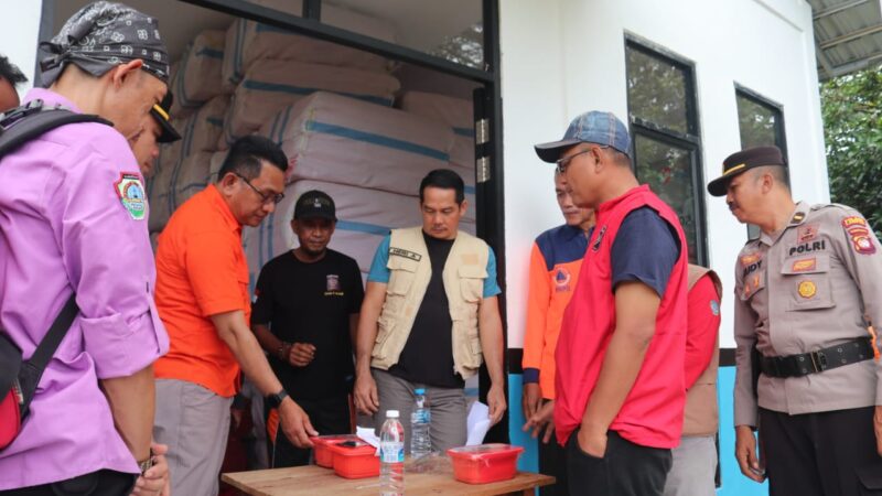 Terima Bantuan Penanganan Banjir dari Kemsos RI,  Gutmen Nainggolan,  Semoga Bisa Meringankan Beban Korban