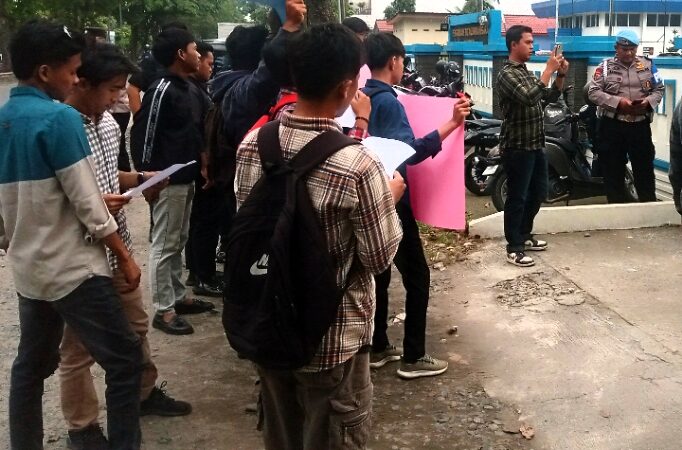 Aksi Demo AMBARA di PTUN Medan, Tuntut Agar Hakim Pengadilan Bijak Dalam Mengambil Keputusan