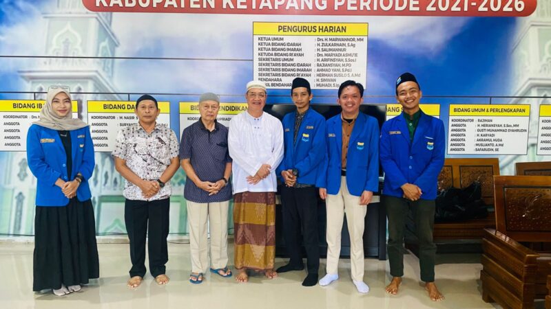 PMII Cabang Ketapang Pererat Silaturahmi dengan Pengurus Masjid Agung Al-Ikhlas