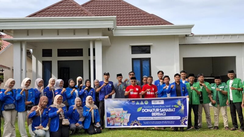Gandeng Ansor, PMII, KOPRI, IPNU dan IPPNU, Donatur Sahabat Ketapang Bagikan 250 Sembako