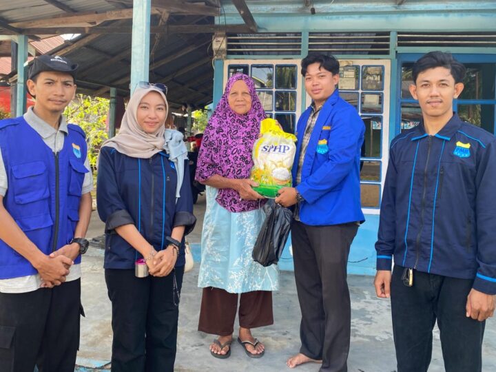 Semangat Ramadhan: IKA-PMII dan PMII Ketapang Bagikan 100 Paket Sembako serta Takjil untuk Masyarakat