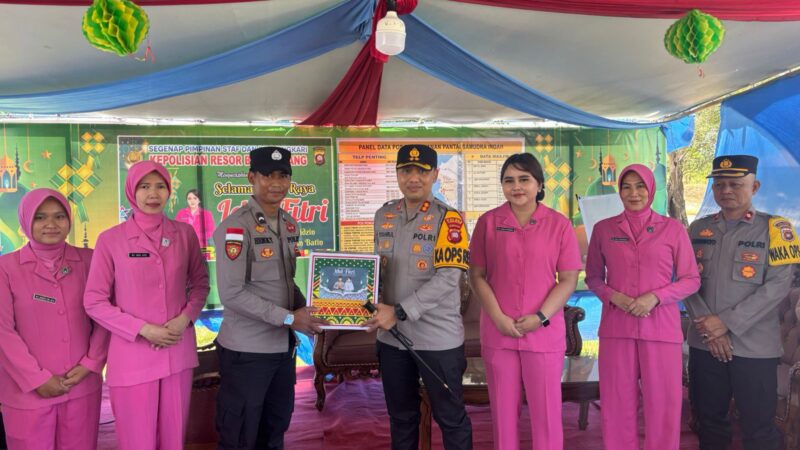 Pantau Arus Libur Lebaran, Kapolres Bengkayang Kunjungi Pospam Simpang Pantai Samudera Indah