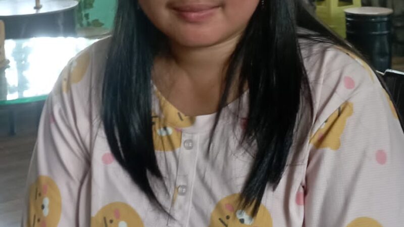 Akun Facebook Dihack, Ibu Safitri Ayu Anggreiny Minta Maaf Atas Postingan Viral yang Menyebut Nama Ibu Mama Dep