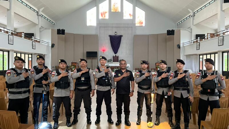 Sterilisasi Gereja Jelang Ibadah Kamis Putih, Polres Bengkayang Pastikan Keamanan Umat Nasrani
