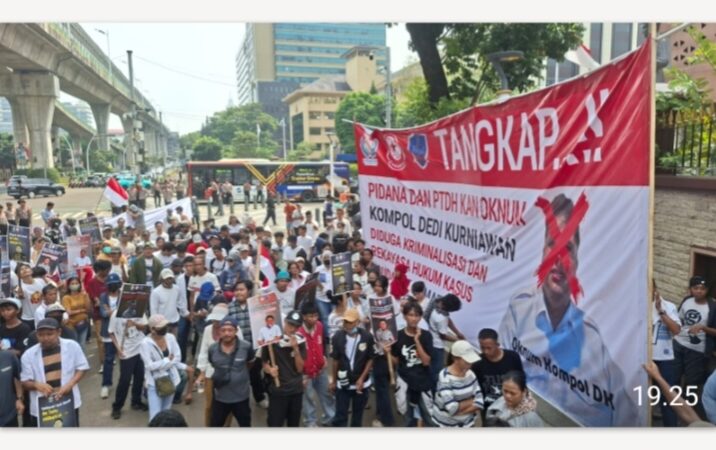 DEMO DI DPR DAN MABES POLRI MAHASISWA DAN MASYARAKAT TUNTUT RDPU KAN KASUS RAHMADI
