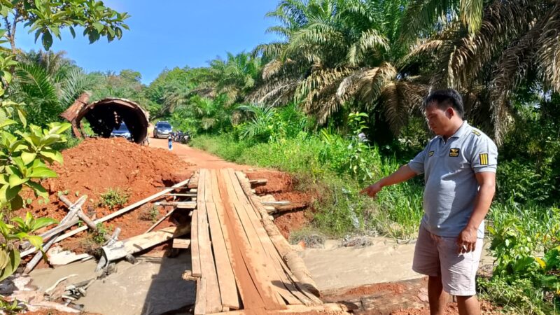 Warga Angkabang Keluhkan Kerusakan Jembatan Yang Ada Di Permukiman PT