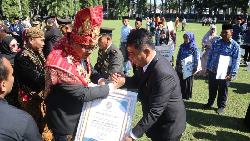 Basmi Narkoba Feri Kusnadi Terima Penghargaan Dari Bupati Deli Serdang di Hut Polri ke 80