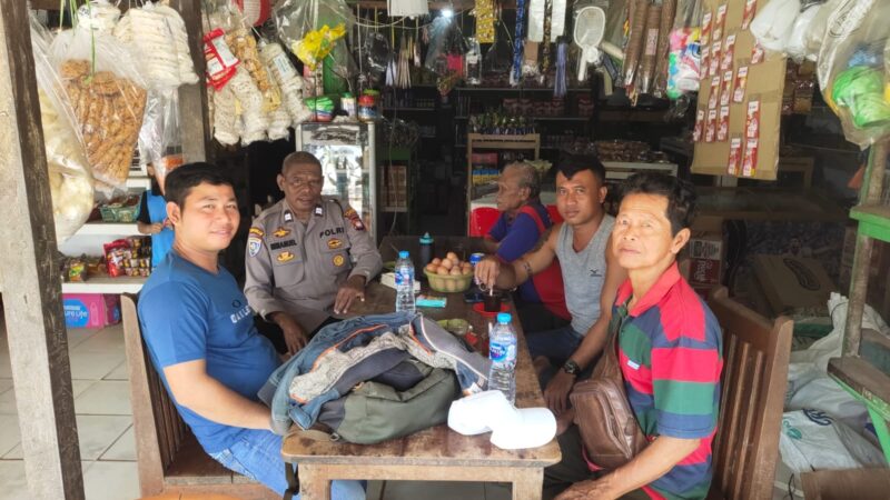 Di Tengah Teriknya Matahari, Polisi Sambangi Warga dan Ingatkan Bahaya El Nino di Musim Kemarau