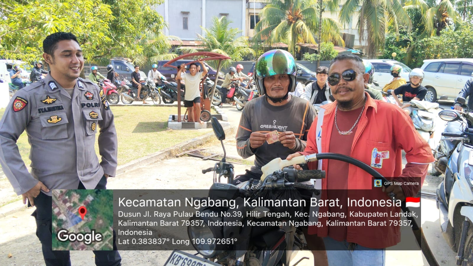 Ciptakan Rasa Aman, Patroli Siang Polsek Ngabang Sambangi SPBU dan Berikan Edukasi kepada Masyarakat