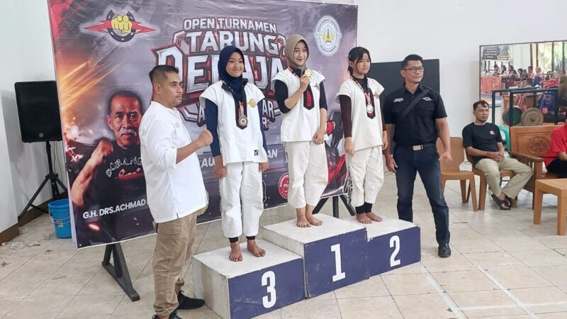 Semangat Pantang Menyerah! Nayla dan Haical Harumkan Nama Sekolah di Open Tournament Tarung Derajat