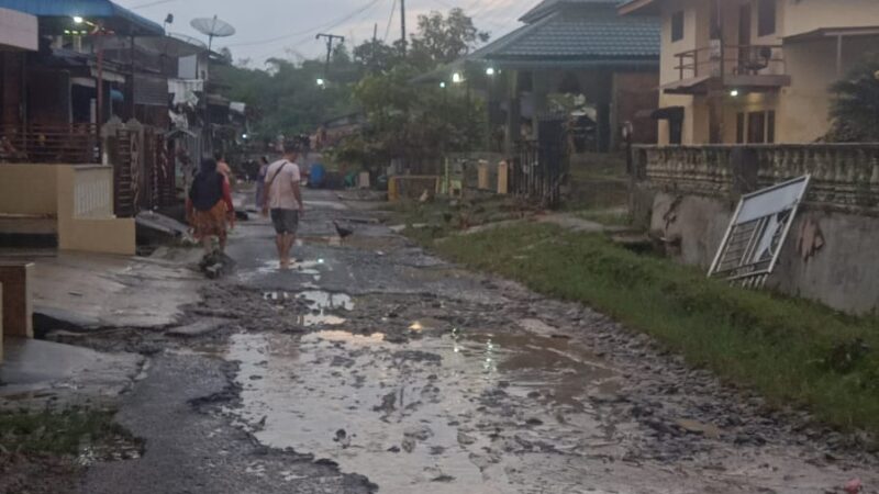 Banjir Bandang Terjang Pasar Bawah Serbelawan, Warga Curigai Air Berbau Limbah, Kerugian Diperkirakan Ratusan Juta Rupiah