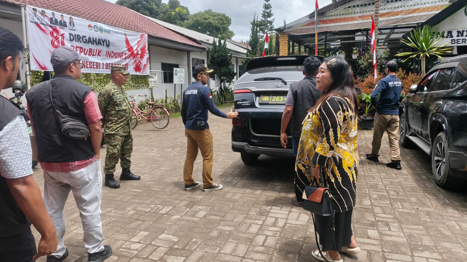 Tim Labfor Dari Polda Sumut Terjun Langsung Menyelidiki SPPG Pasca Siswa Keracunan di SMA Negeri Berastagi