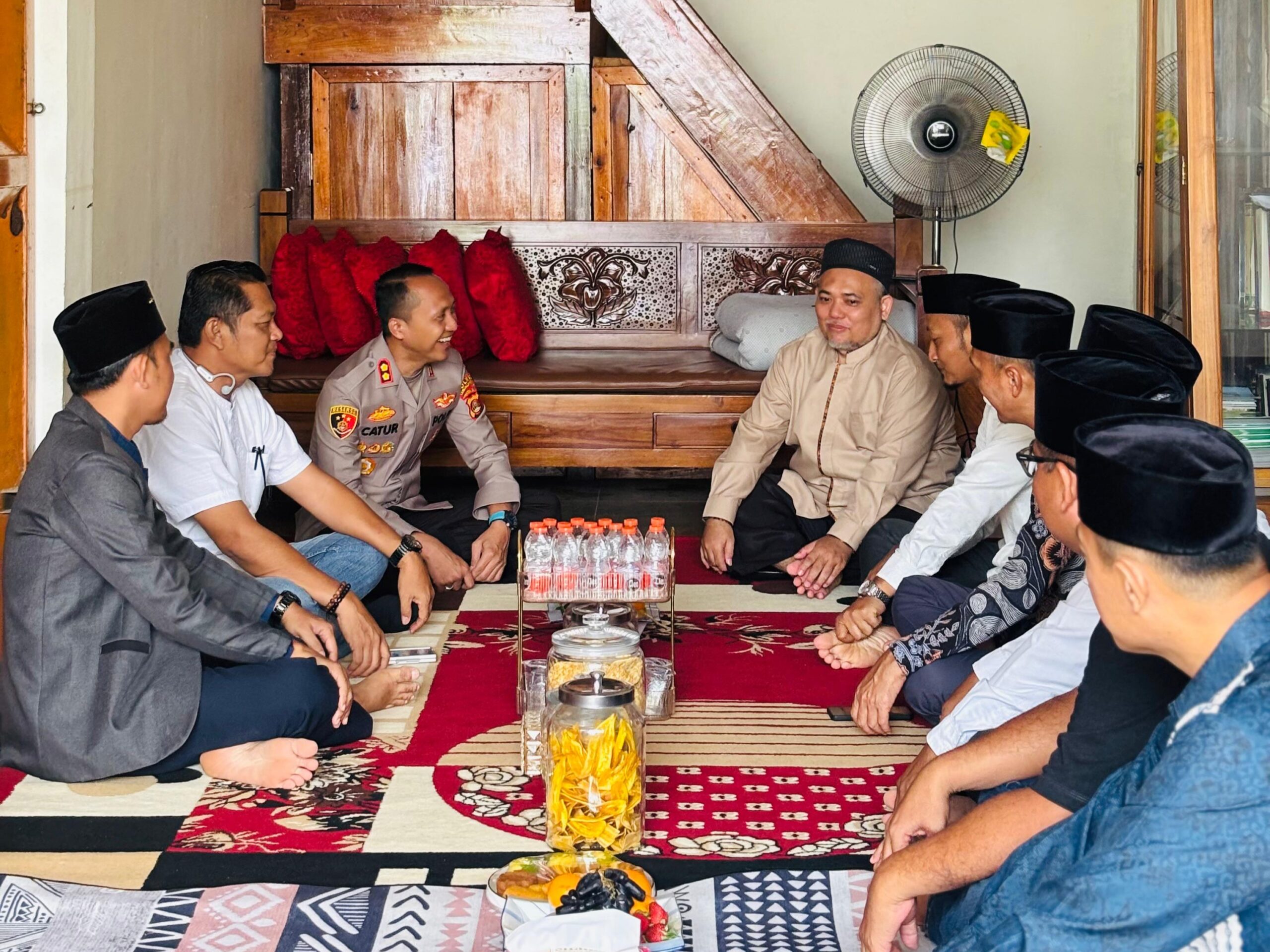 Kapolres Lubuk Linggau Melaksanakan Kunjungan Silaturahmi Kepada Ketua NU