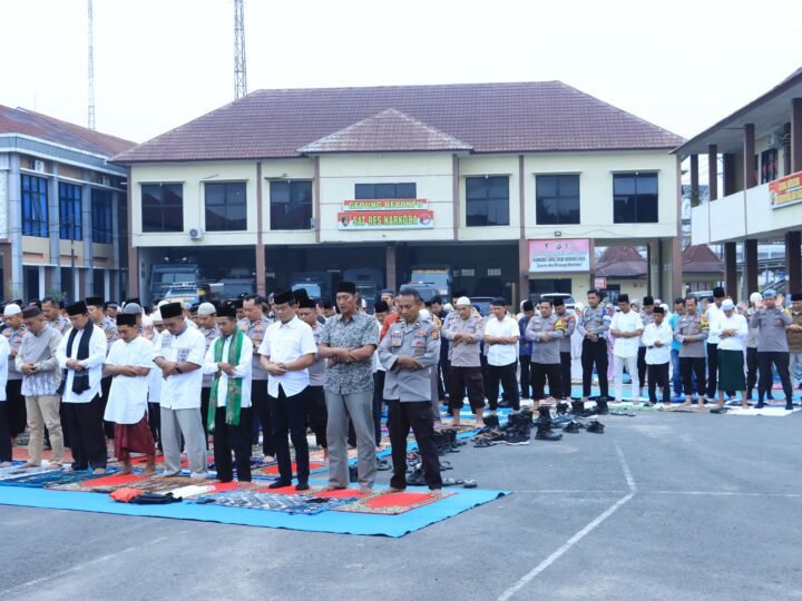Polres lubuk Linggau Menggelar Kegiatan Sholat Istisqa Secara Berjamaah, Sebagai Wujud Kerendahan Hati Dan Permohonan Kepada Allah SWT Agar Diturunkan Hujan