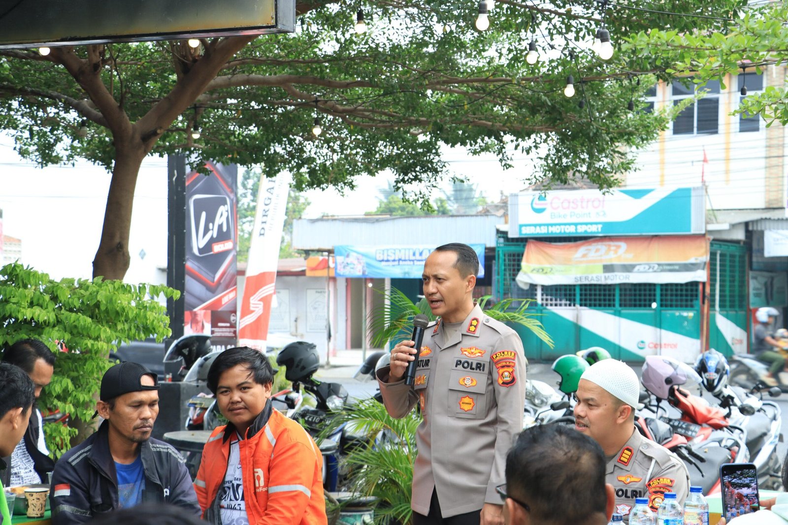 Santai Namun Sarat, Kapolres Lubuk Linggau Melaksanakan Kegiatan Pertemuan Dan Ngopi Bareng