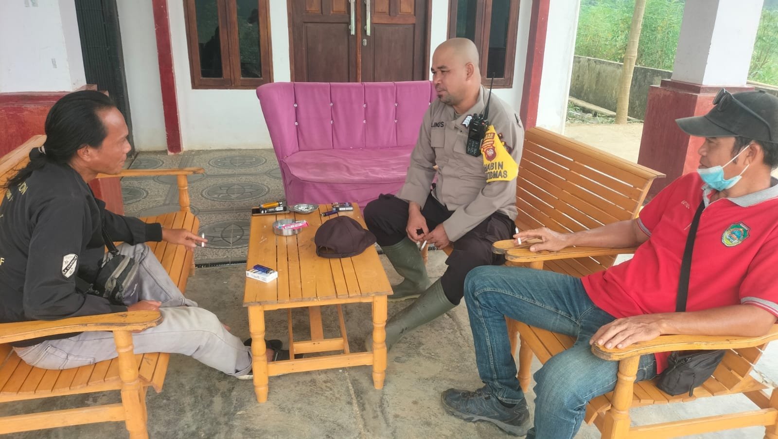 Tak Kenal Lelah Cegah Karhutla, Bhabinkamtibmas Sambangi Warga dan Sampaikan Imbauan