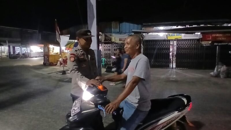 Sapa Warga di Tengah Patroli Malam, Polsek Mandor Perkuat Langkah Pencegahan Kejahatan