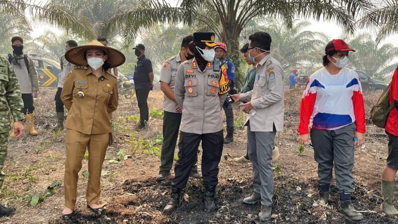 Kapolres Landak Turun ke Lokasi Karhutla di Dusun Pampang, Api Diperkirakan Lahap 50 Hektare
