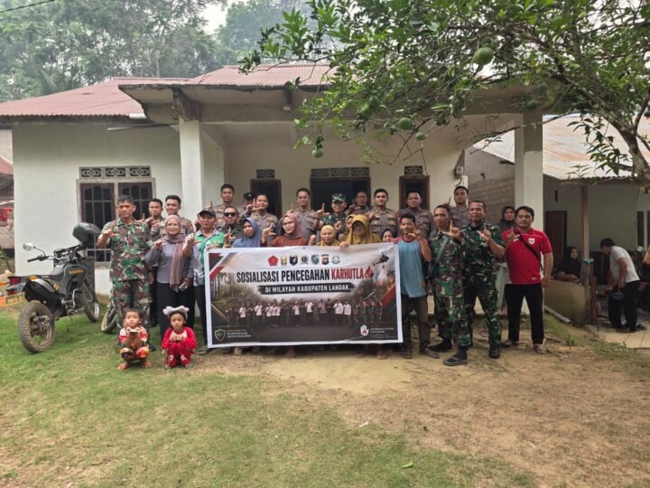 Tim Edukasi Siswa PTIK Sambangi Warga di Mandor, Sosialisasikan Bahaya Karhutla