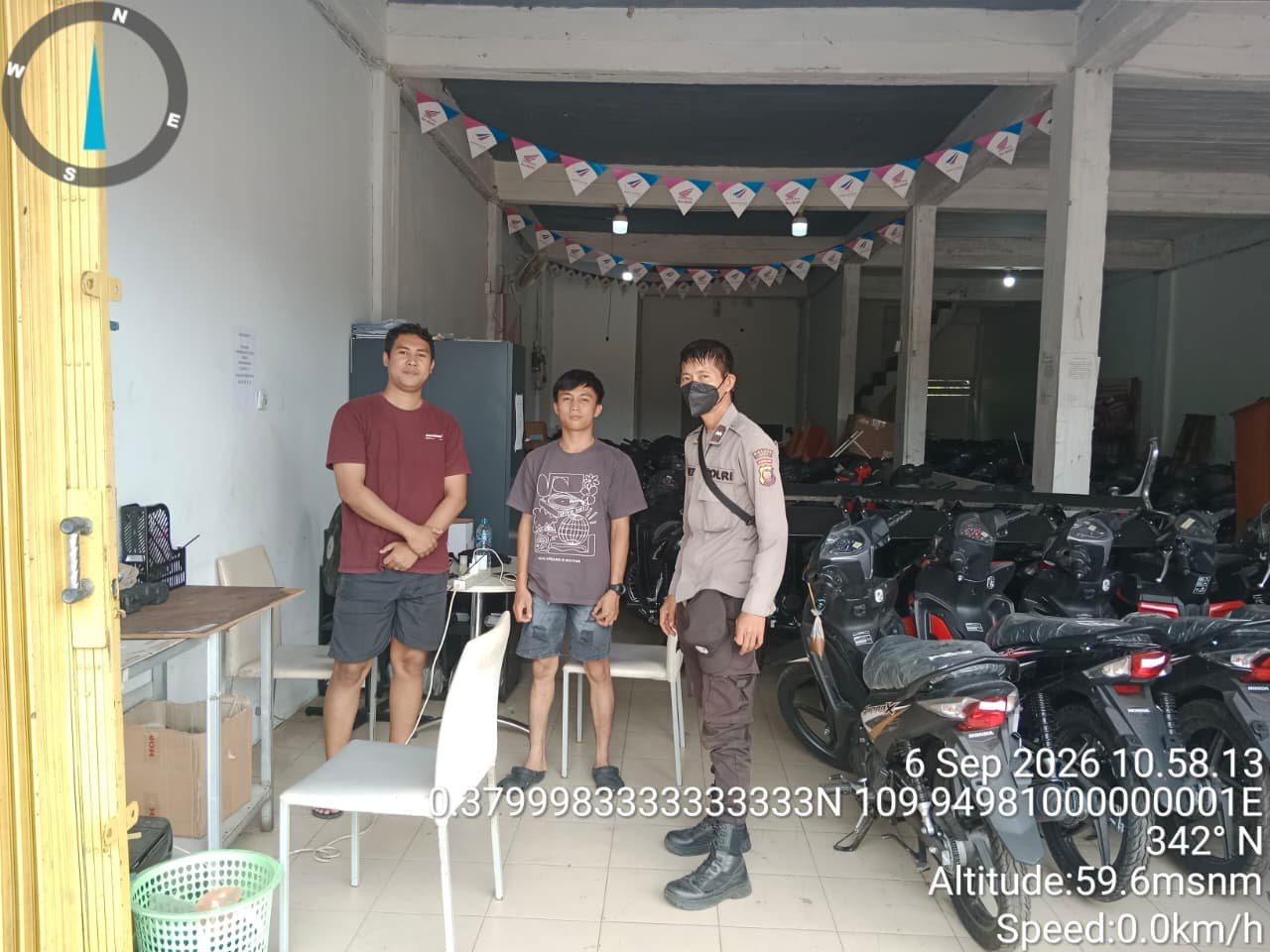 Persempit Ruang Gerak Pelaku Kejahatan, Polsek Ngabang Intensifkan Patroli Dialogis