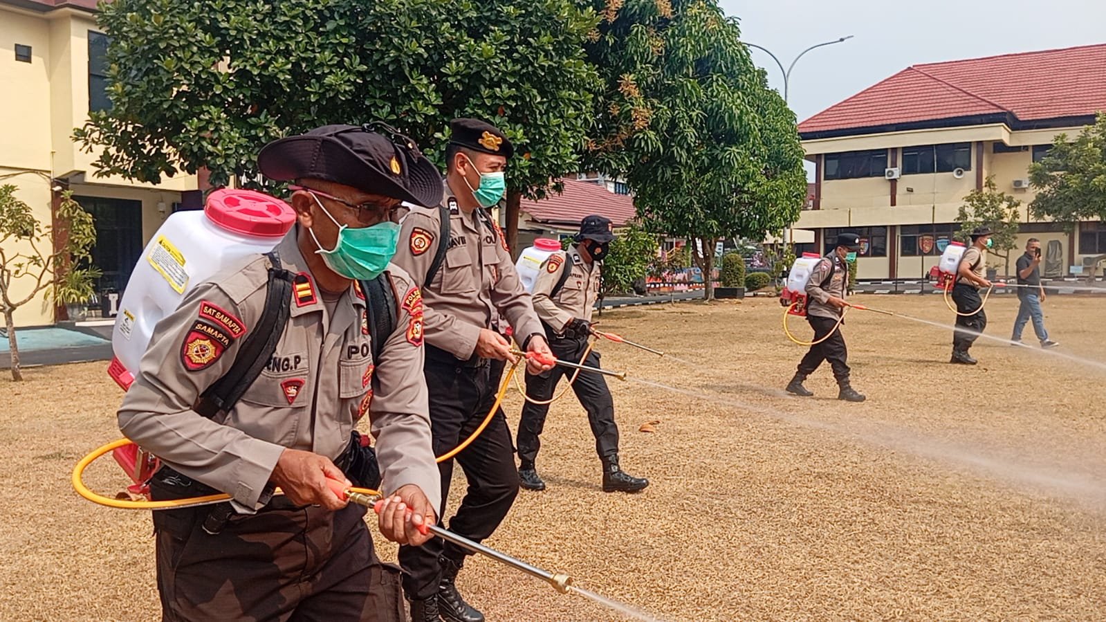Polres Lubuk Linggau Secara Resmi Menyiapkan dan Mengerahkan 5 Unit Alat Semprot Pemadam Bertenaga Mesin 2 Tak