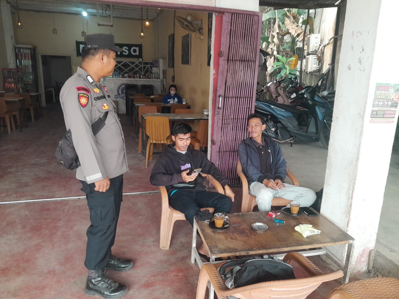POLSEK MEMPAWAH HULU TINGKATKAN PATROLI KAMTIBMAS DI SIANG HARI