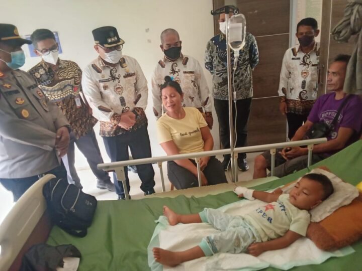 Cek Kondisi Pasien ISPA, Forkopimcam Sengah Temila Pastikan Pelayanan Kesehatan di Puskesmas Pahauman Berjalan Optimal