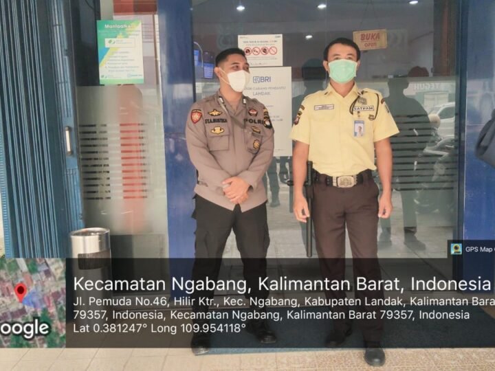 “Kabut Asap Tak Halangi Patroli Polisi, Satpam Bank di Ngabang Diingatkan Tetap Waspada”
