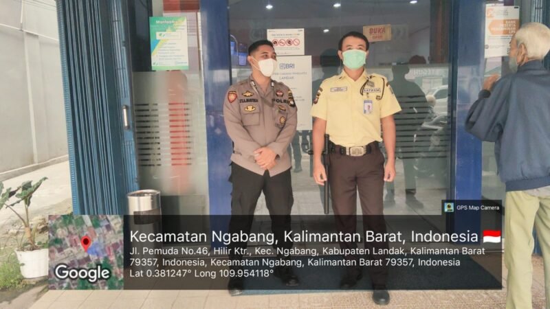 “Kabut Asap Tak Halangi Patroli Polisi, Satpam Bank di Ngabang Diingatkan Tetap Waspada”