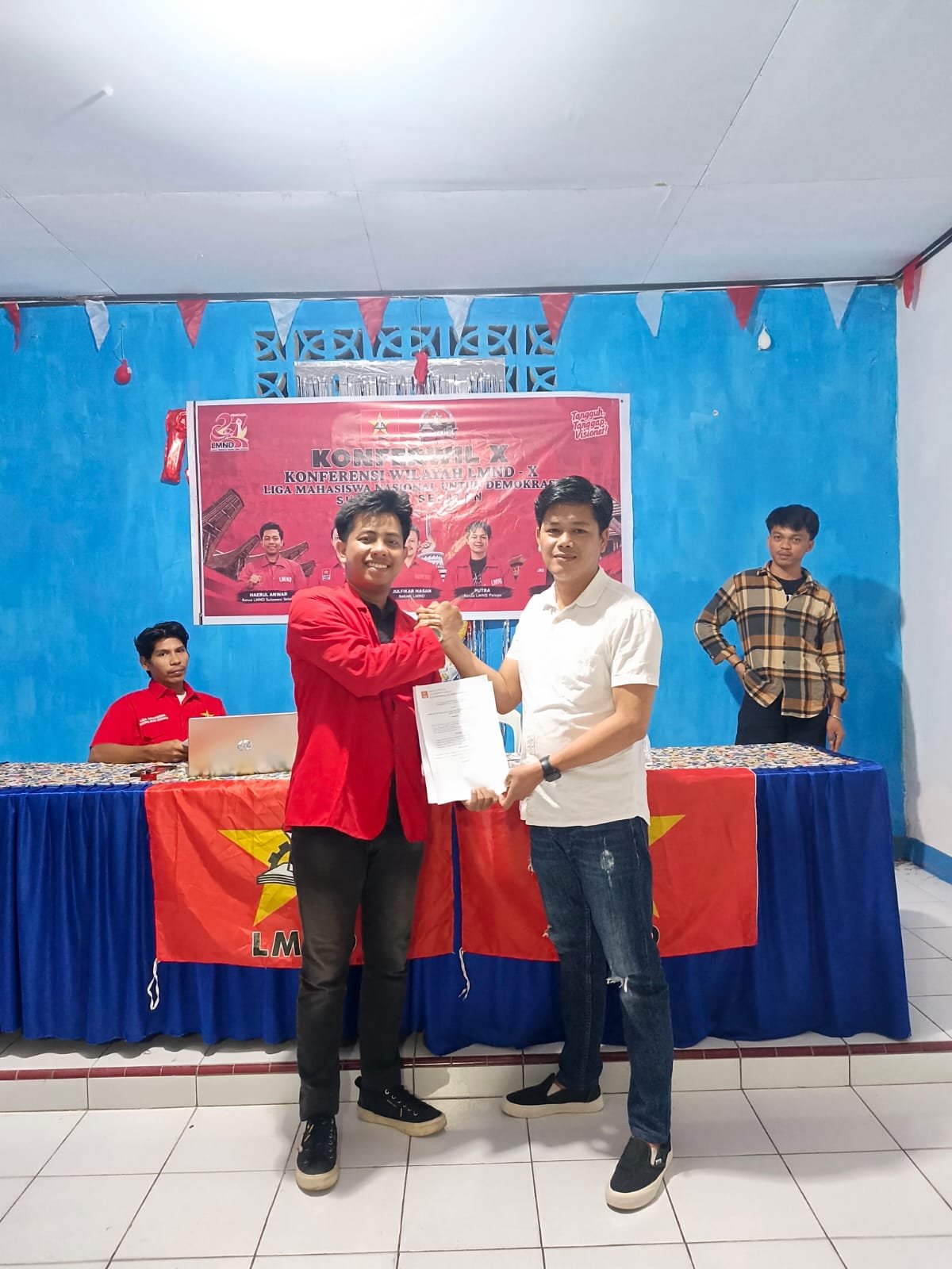 Konferensi Wilayah (Konferwil) ke-X Liga Mahasiswa Nasional untuk Demokrasi (LMND) Sulawesi Selatan di Kota Palopo resmi menetapkan Bung Putra sebagai Ketua Wilayah LMND Sulawesi Selatan periode 2026–2028